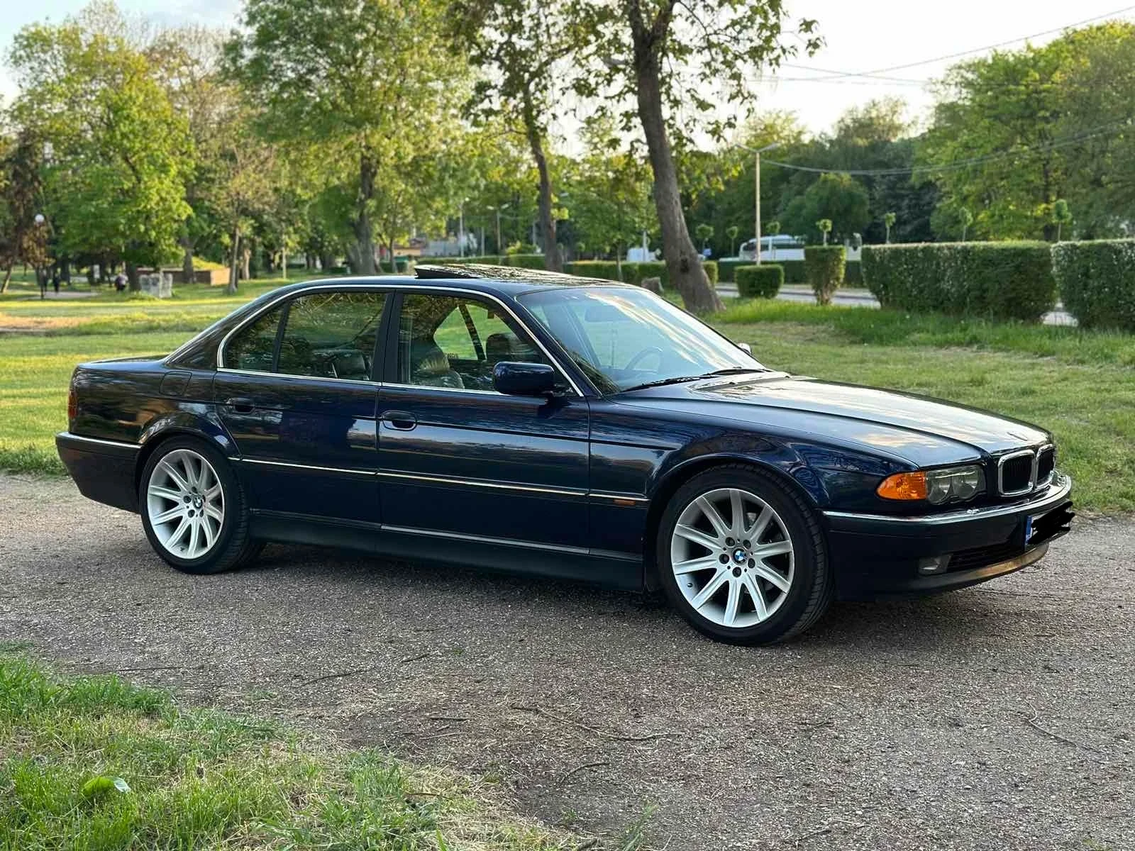 BMW 730  - изображение 2