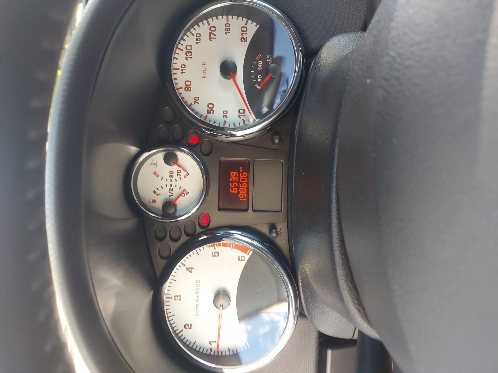 Peugeot 207 1.6hdi/Klima - изображение 8