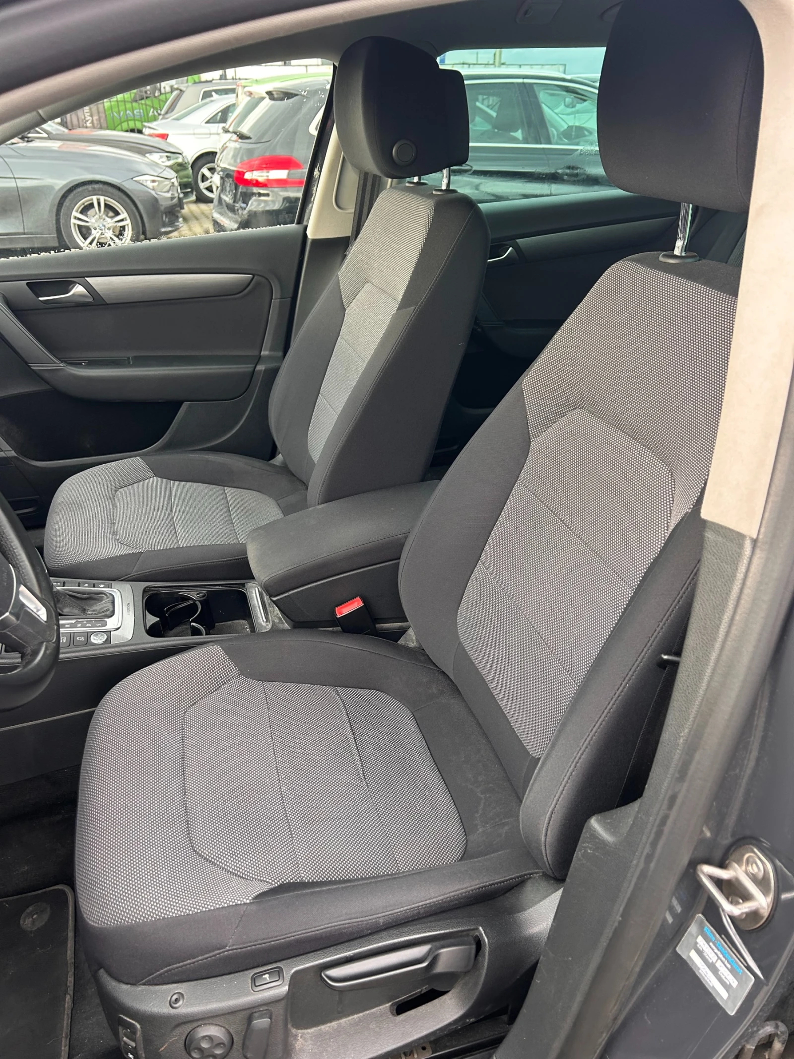 VW Passat 2.0TDI 4MOTION AVTOMAT/NAVI EURO 5 | Mobile.bg � ����������� 12