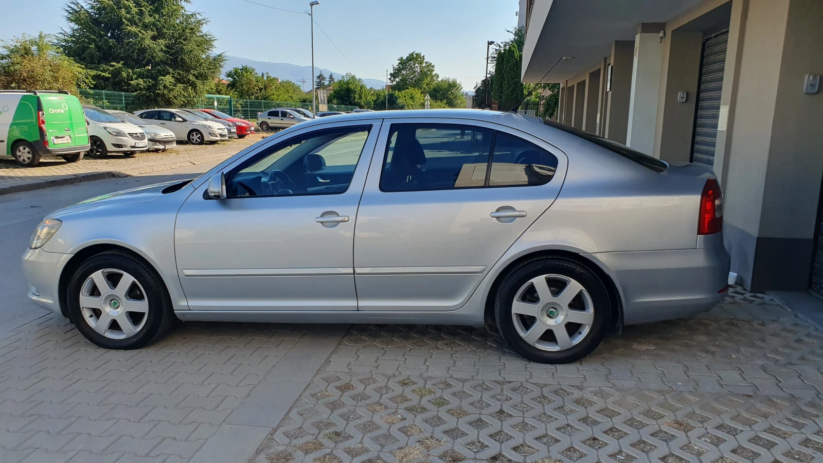 Skoda Octavia 1.8T 160кс DSG 7 , снимка 3 - Автомобили и джипове - 53047611