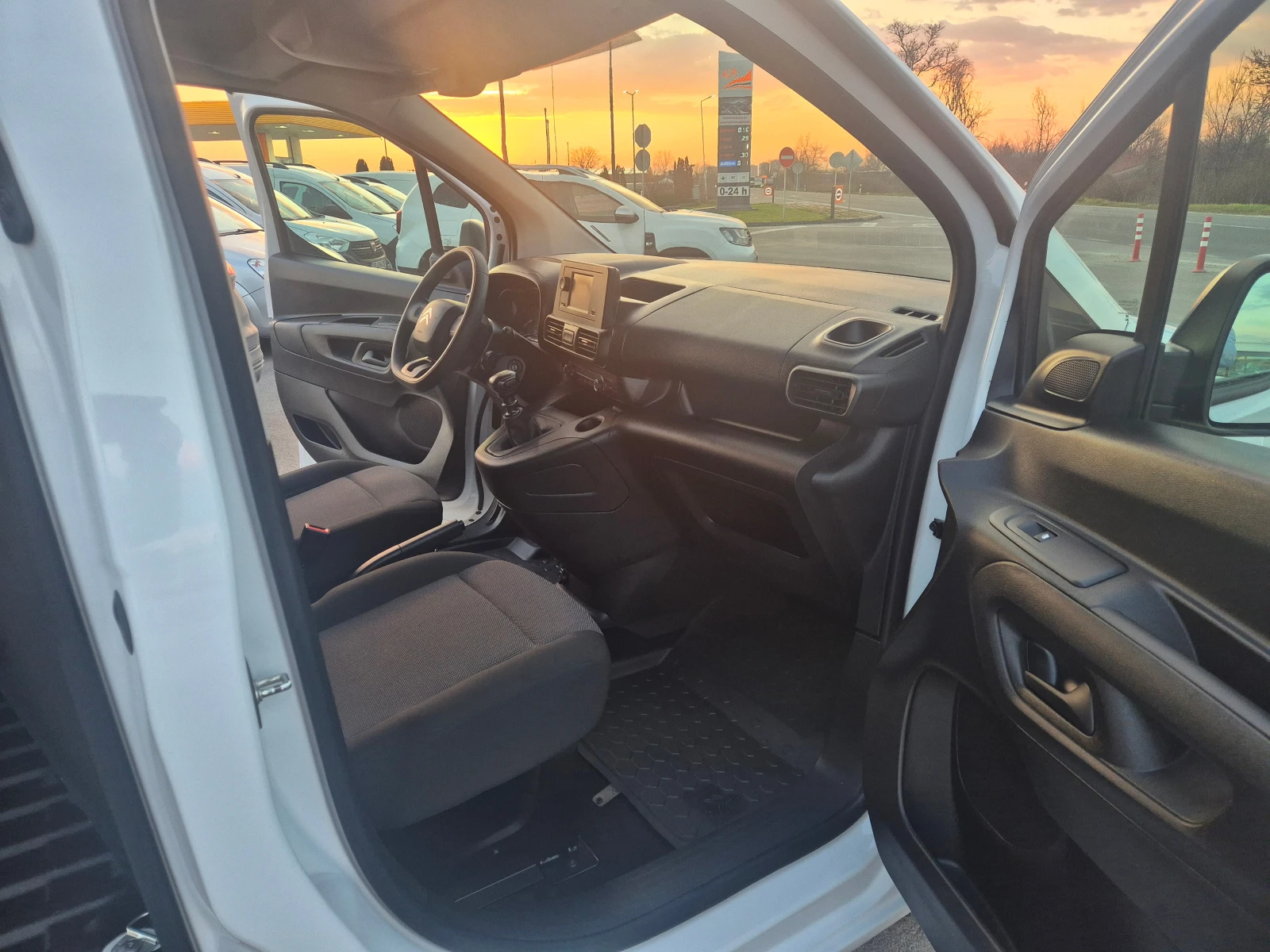 Citroen Berlingo M 1000 1.5 HDi 102 кс. MT6, снимка 9 - Автомобили и джипове - 53738494