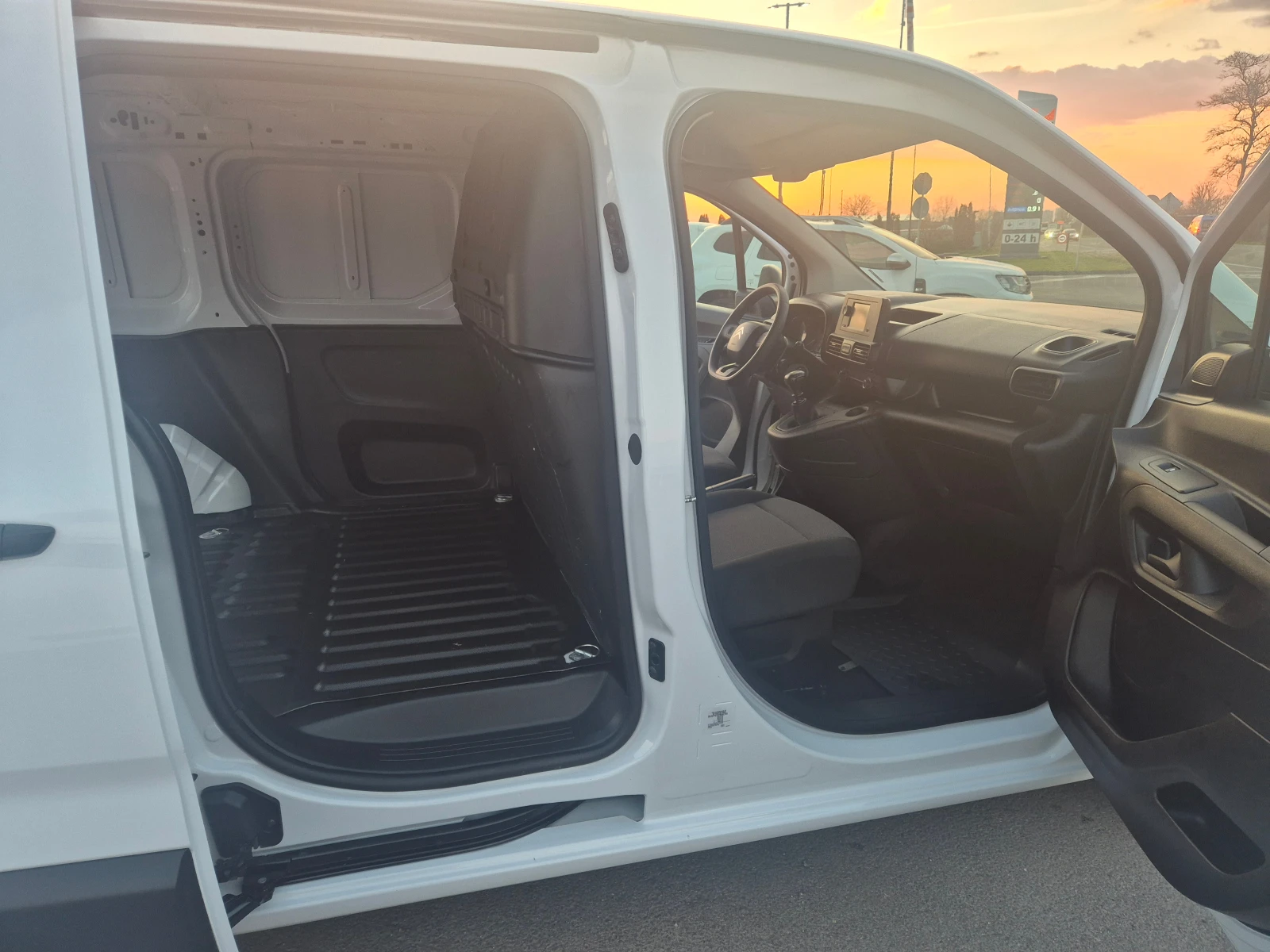 Citroen Berlingo M 1000 1.5 HDi 102 кс. MT6, снимка 10 - Автомобили и джипове - 53738494