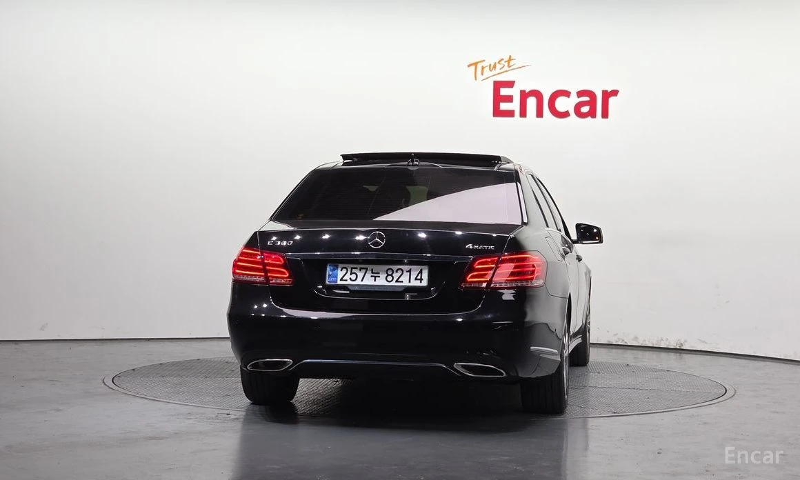 Mercedes-Benz E 300, снимка 4 - Автомобили и джипове - 53749921