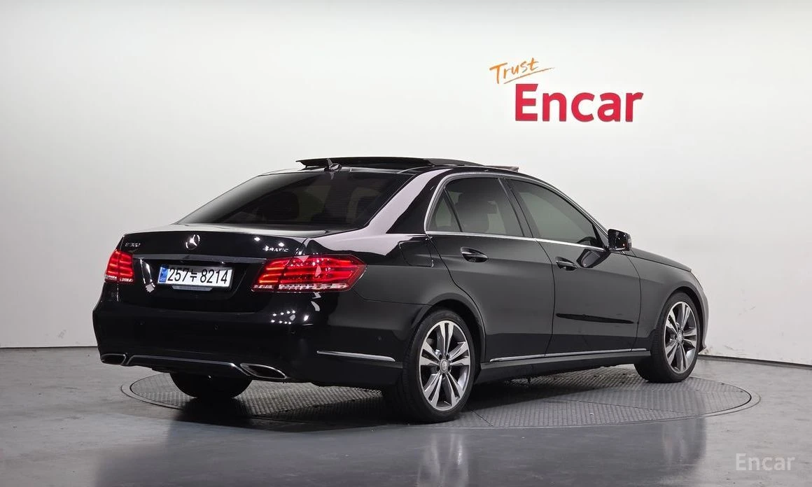 Mercedes-Benz E 300, снимка 2 - Автомобили и джипове - 53749921