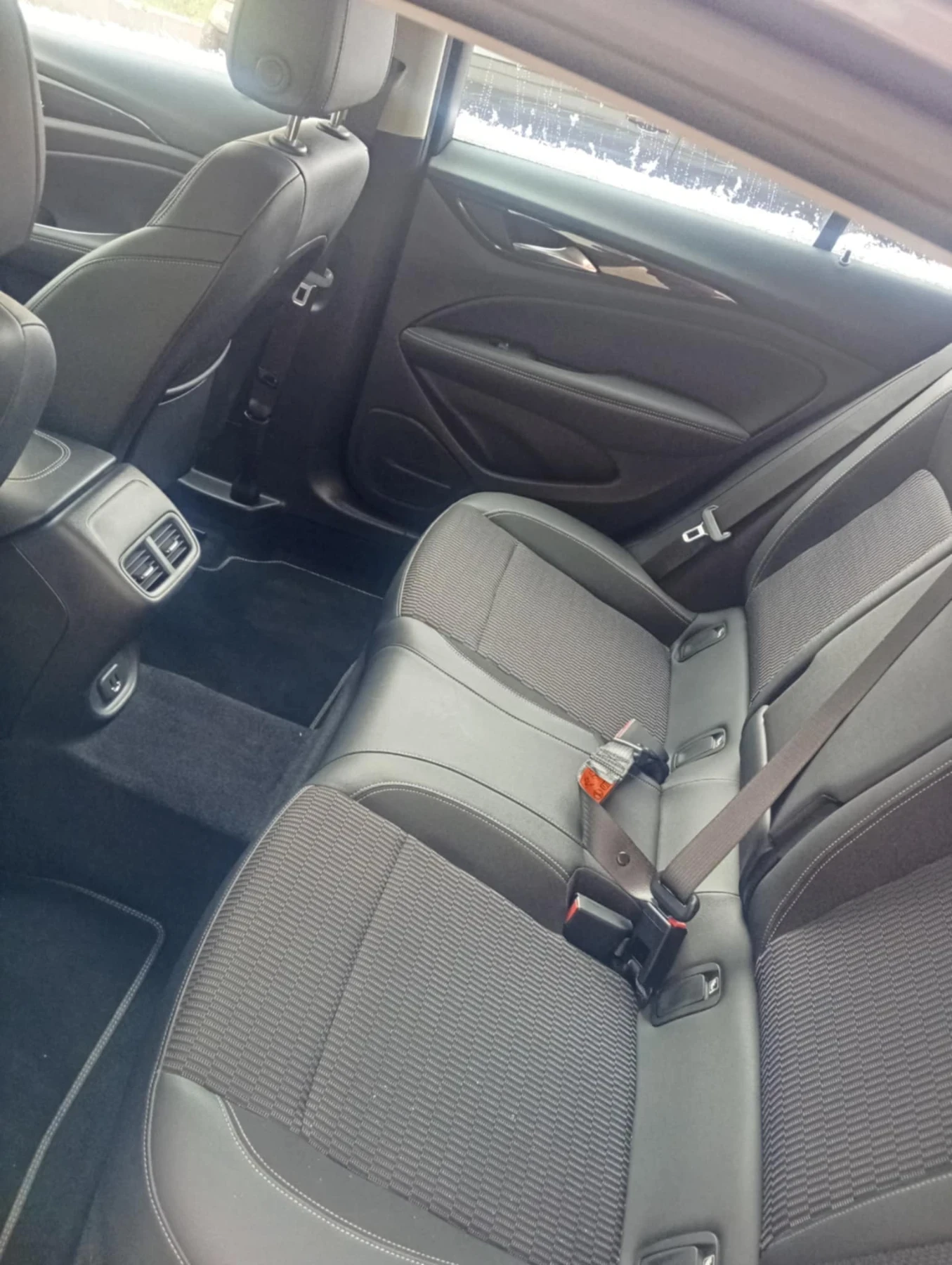 Opel Insignia 2000, снимка 8 - Автомобили и джипове - 53940270