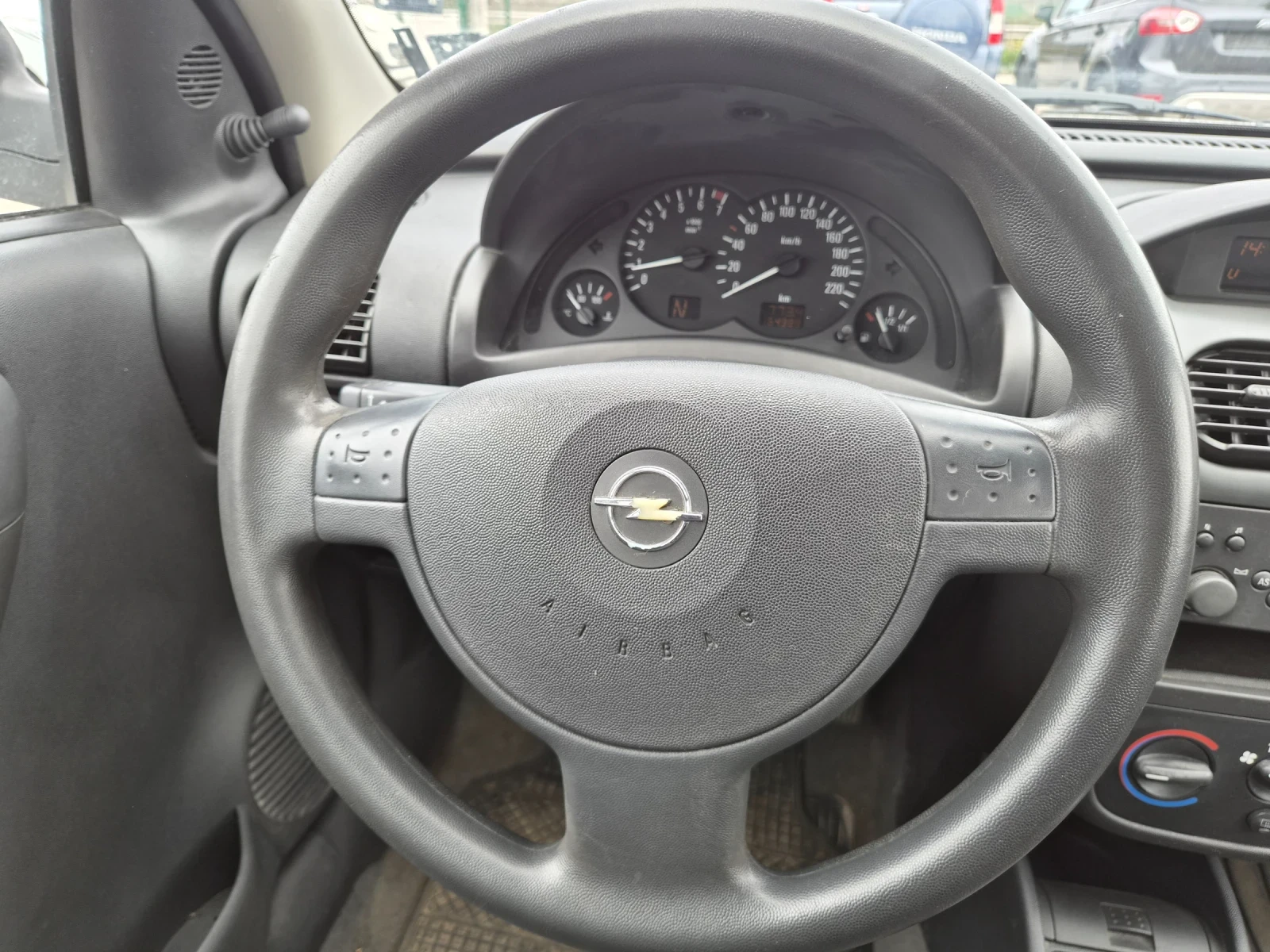 Opel Corsa 1.2i 75кс АВТОМАТИК ЕВРО 4, снимка 14 - Автомобили и джипове - 54214064