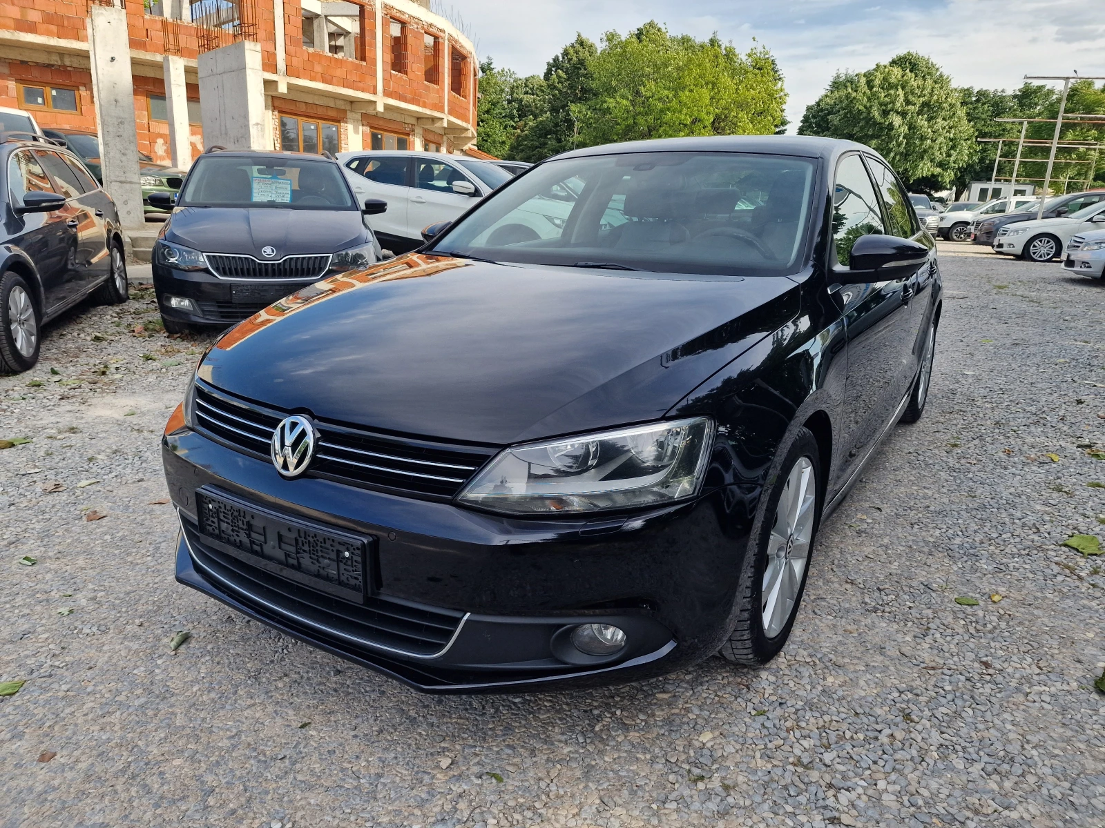 VW Jetta 2.0TDI-140k.s-6sk-NAVI-KOJA-EURO 5, снимка 3 - Автомобили и джипове - 54721574