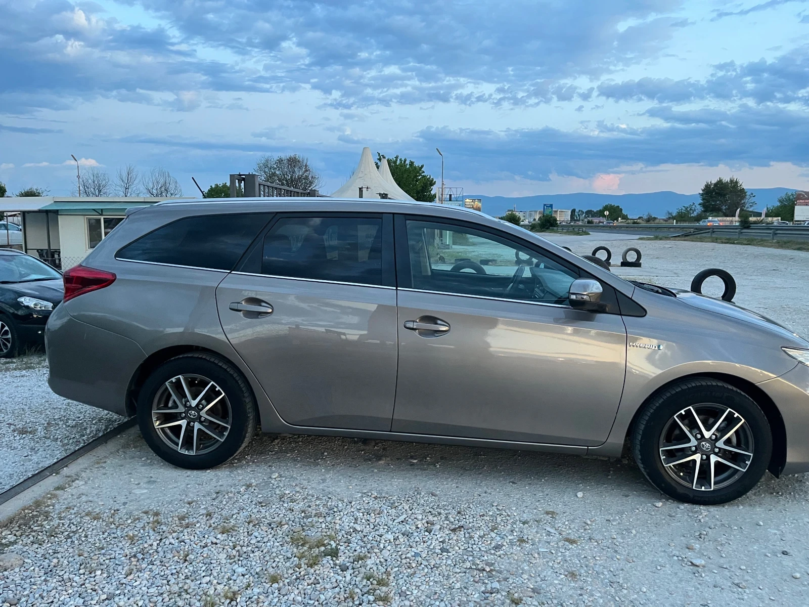 Toyota Auris 1.8Hybrid Lounge 136k.c. 172000�� ���������!!! | Mobile.bg � ����������� 5