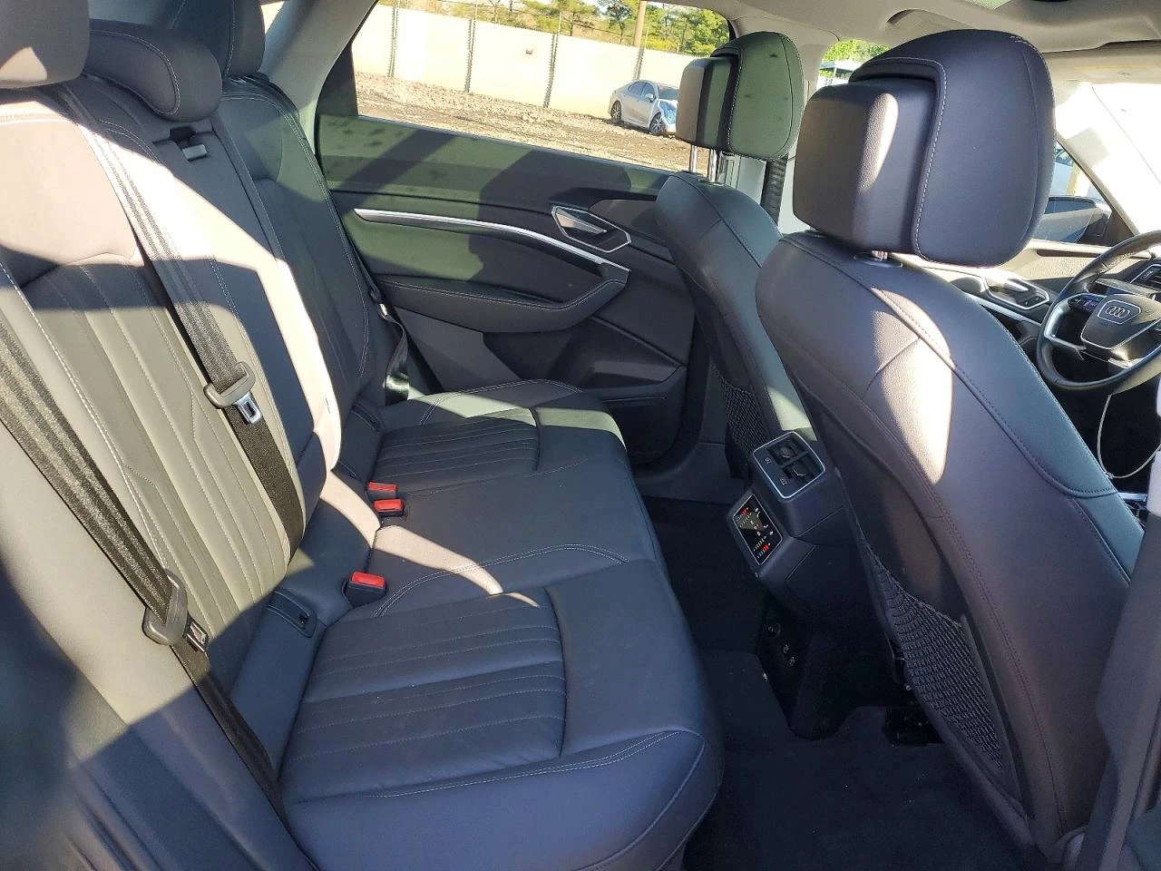 Audi E-Tron Sportback Premium, снимка 11 - Автомобили и джипове - 55140035