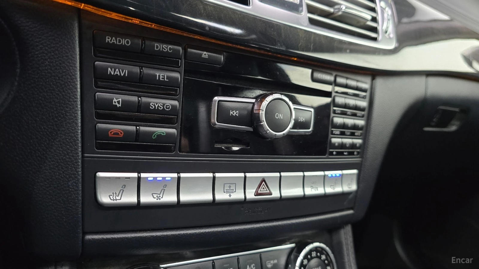 Mercedes-Benz CLS 350 КОЖА* ПОДГРЕВ* ОБДУХВ* КАМЕРИ* PANO* , снимка 17 - Автомобили и джипове - 55544421