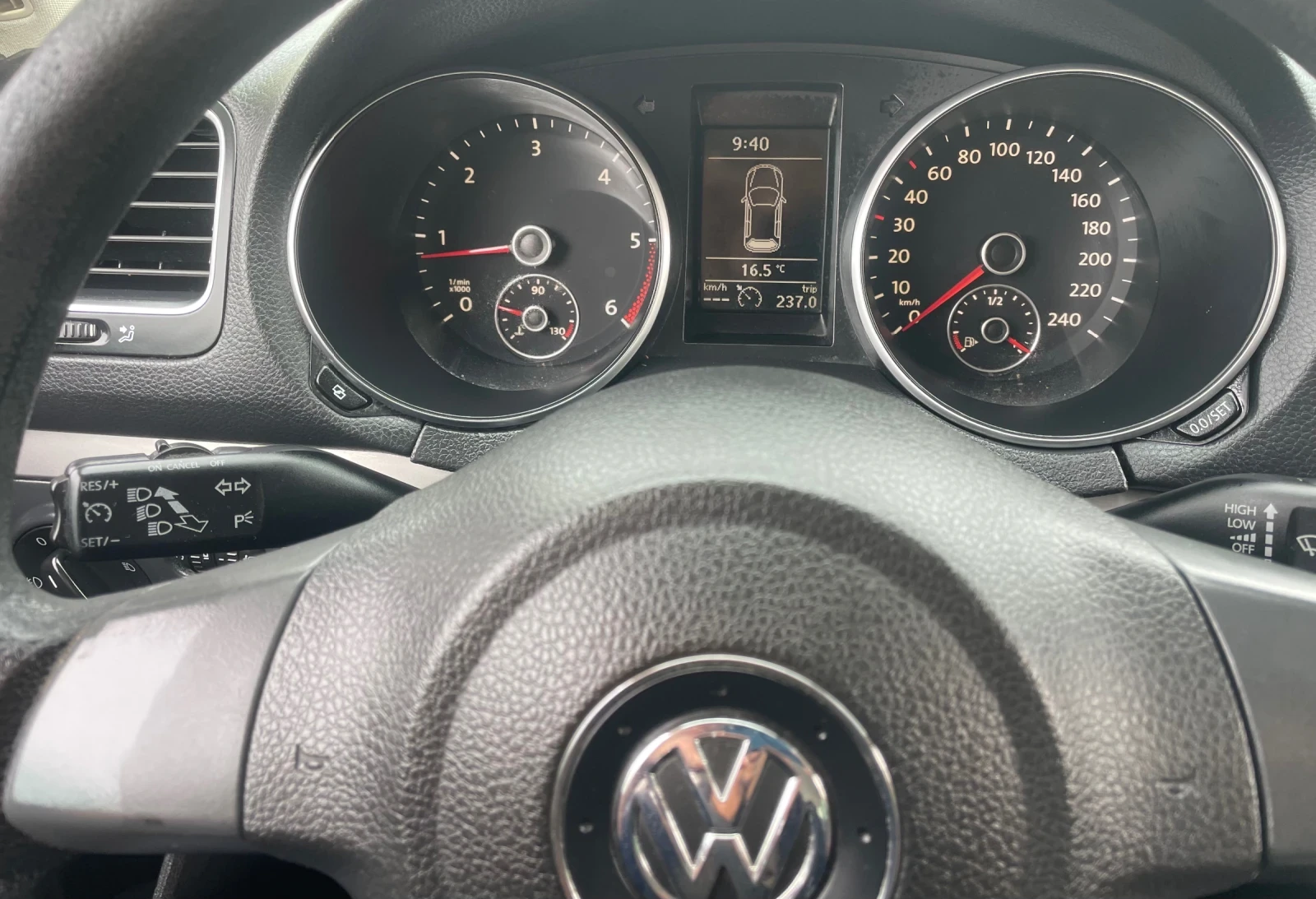 VW Golf 1.6 105 NL, снимка 7 - Автомобили и джипове - 56205467
