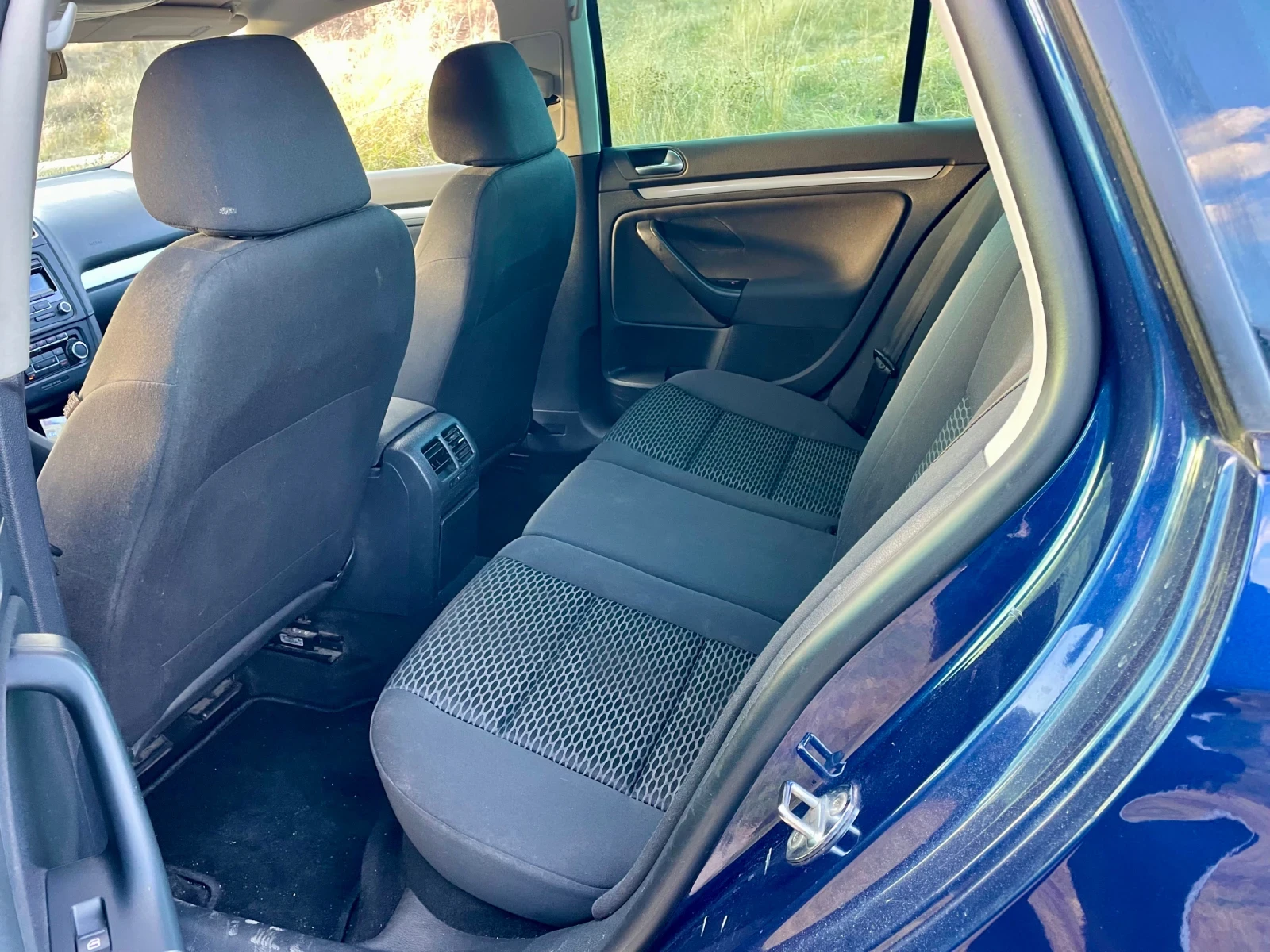 VW Golf 1.6 105 NL, снимка 11 - Автомобили и джипове - 56205467