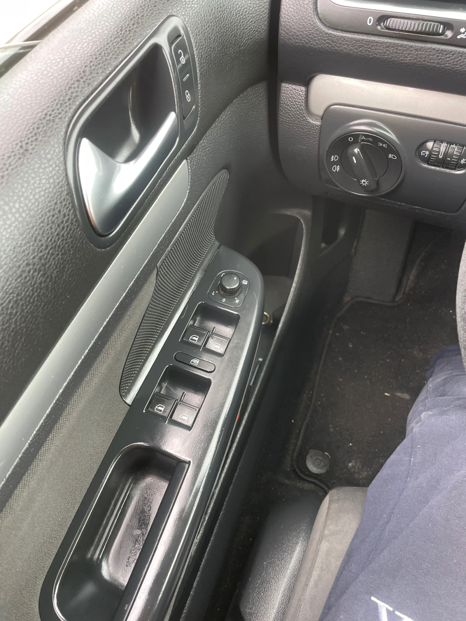 VW Golf 1.6 105 NL, снимка 17 - Автомобили и джипове - 56205467