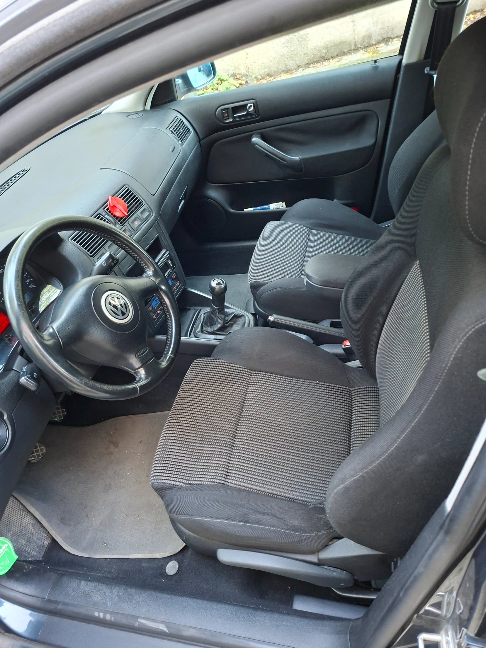 VW Golf 1.6i, снимка 7 - Автомобили и джипове - 56637200