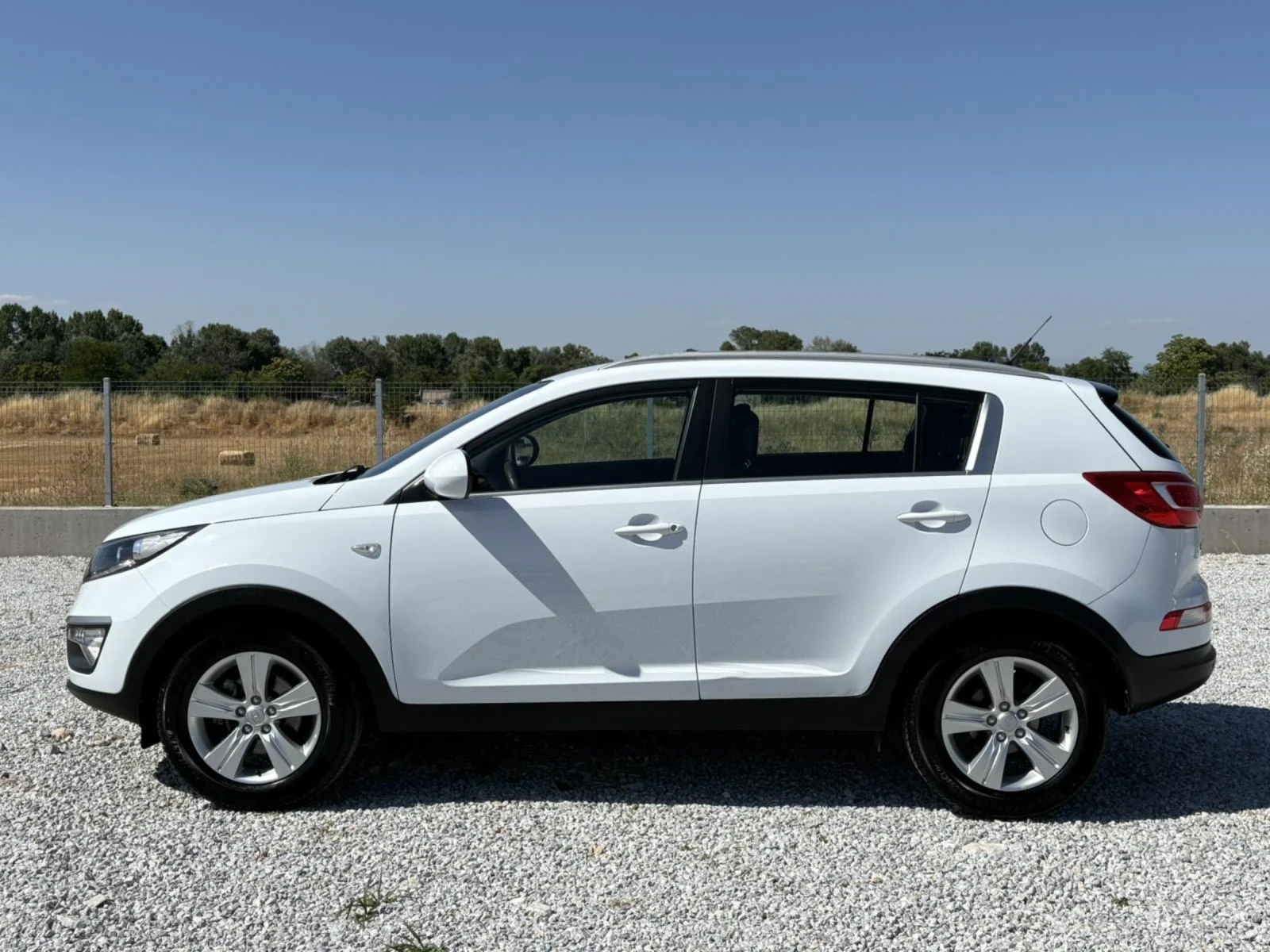 Kia Sportage Капарирана/Продадена  - изображение 6