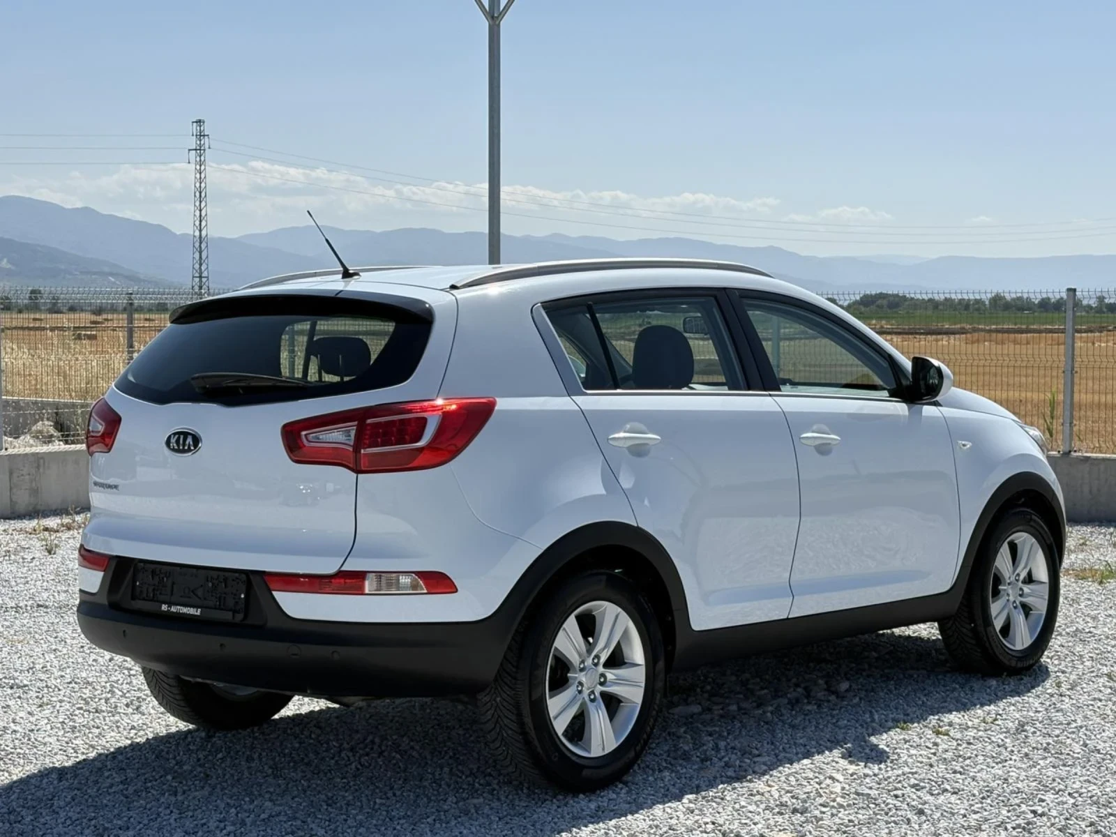 Kia Sportage Капарирана/Продадена  - изображение 4
