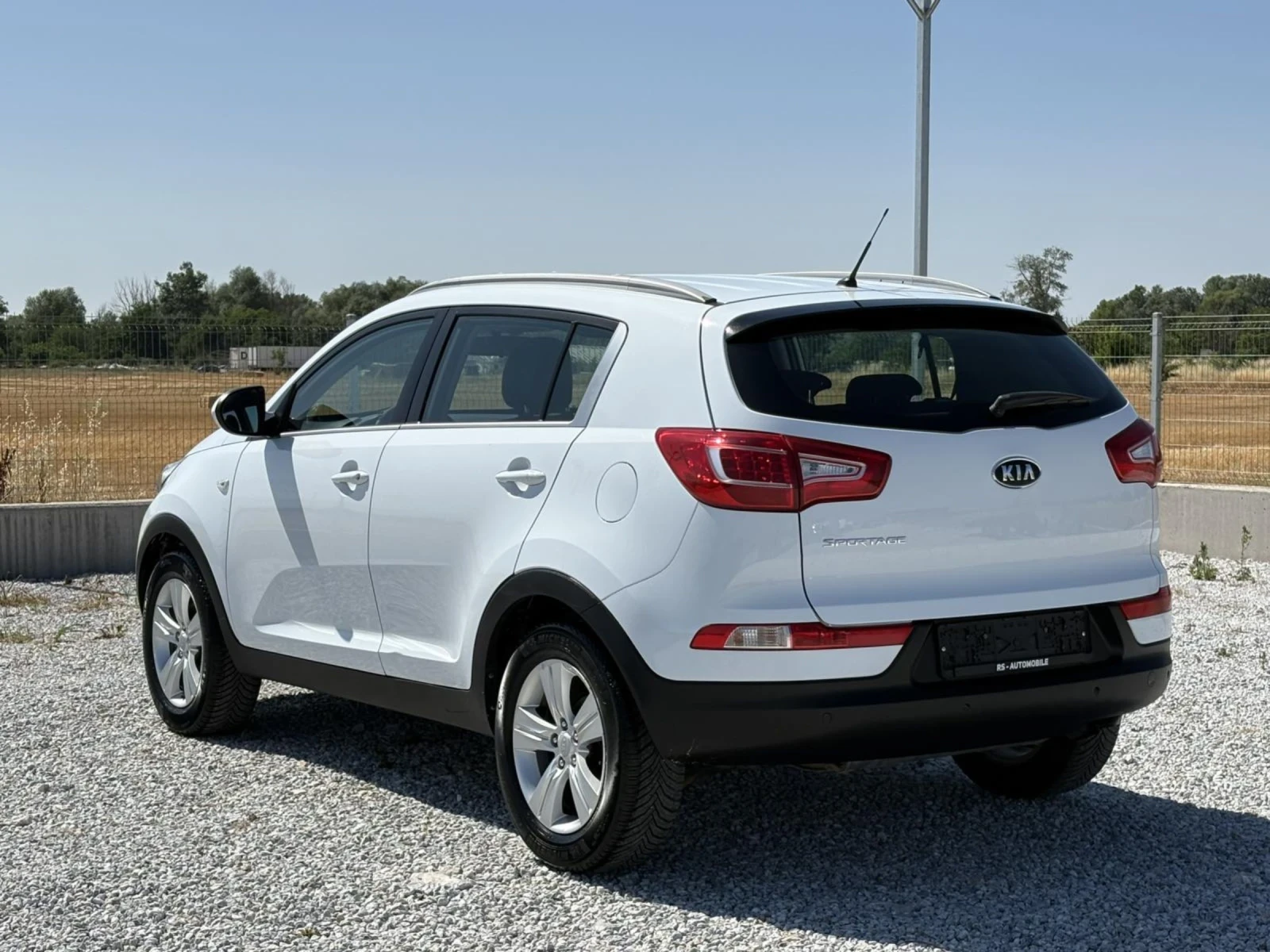 Kia Sportage Капарирана/Продадена  - изображение 5