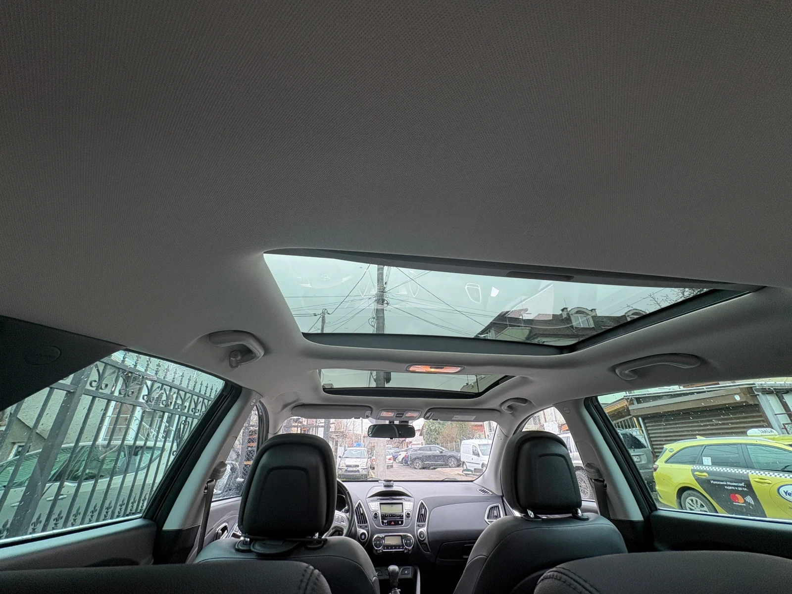 Hyundai IX35, снимка 12 - Автомобили и джипове - 54005944