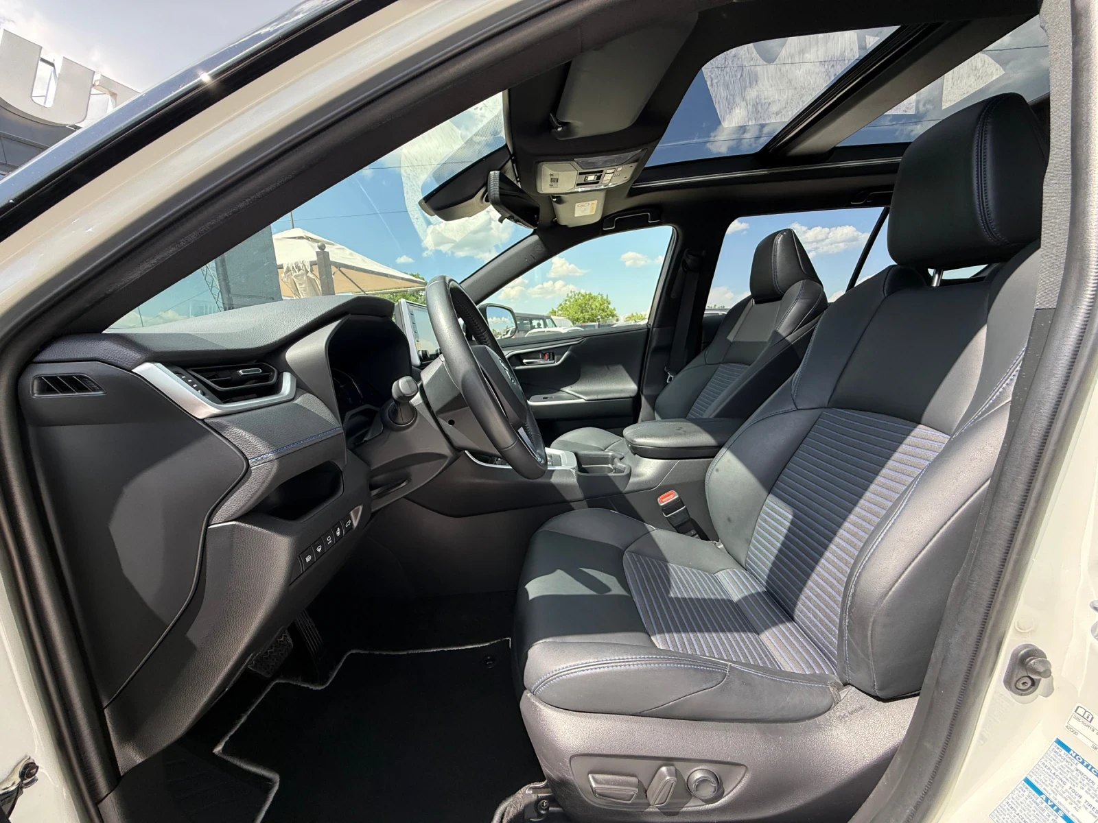 Toyota Rav4 2.5 HYBRID 4x4 Panorama, MAX FULL-FULL, снимка 10 - Автомобили и джипове - 54701817