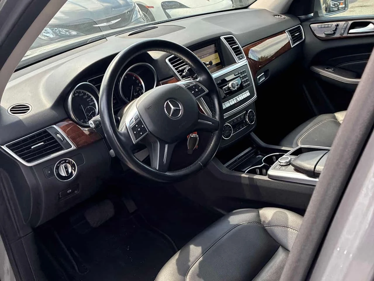 Mercedes-Benz ML 350 * BlueTEC * CARFAX * БЕЗ ПЪРВОНАЧАЛНА ВНОСКА, снимка 5 - Автомобили и джипове - 55425272