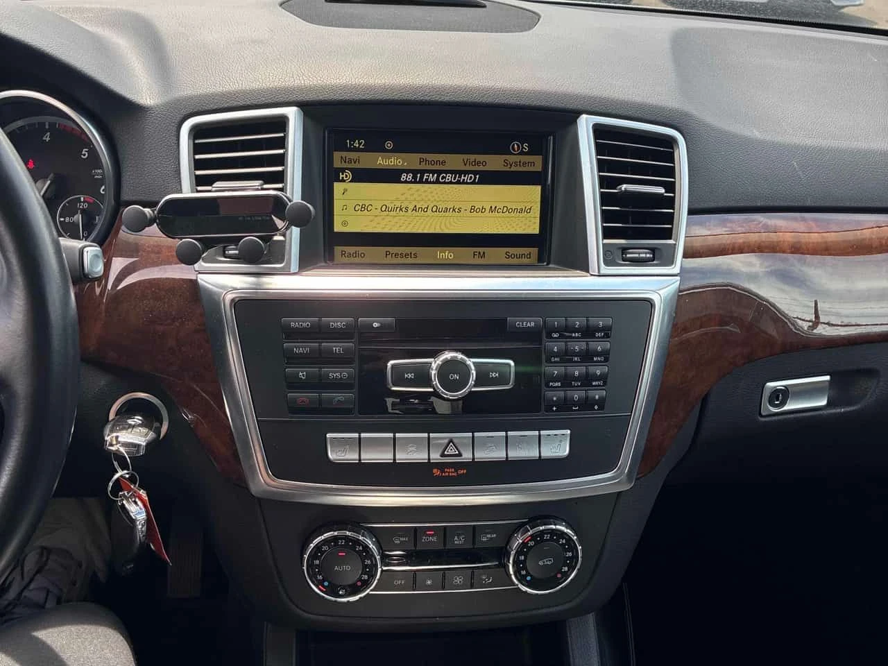 Mercedes-Benz ML 350 * BlueTEC * CARFAX * БЕЗ ПЪРВОНАЧАЛНА ВНОСКА, снимка 9 - Автомобили и джипове - 55425272