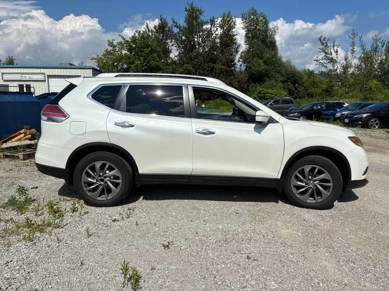 Nissan Rogue * AWD 4dr * АВТОКРЕДИТ БЕЗ ПЪРВОНАЧАЛНА ВНОСКА* , снимка 3 - Автомобили и джипове - 55431913