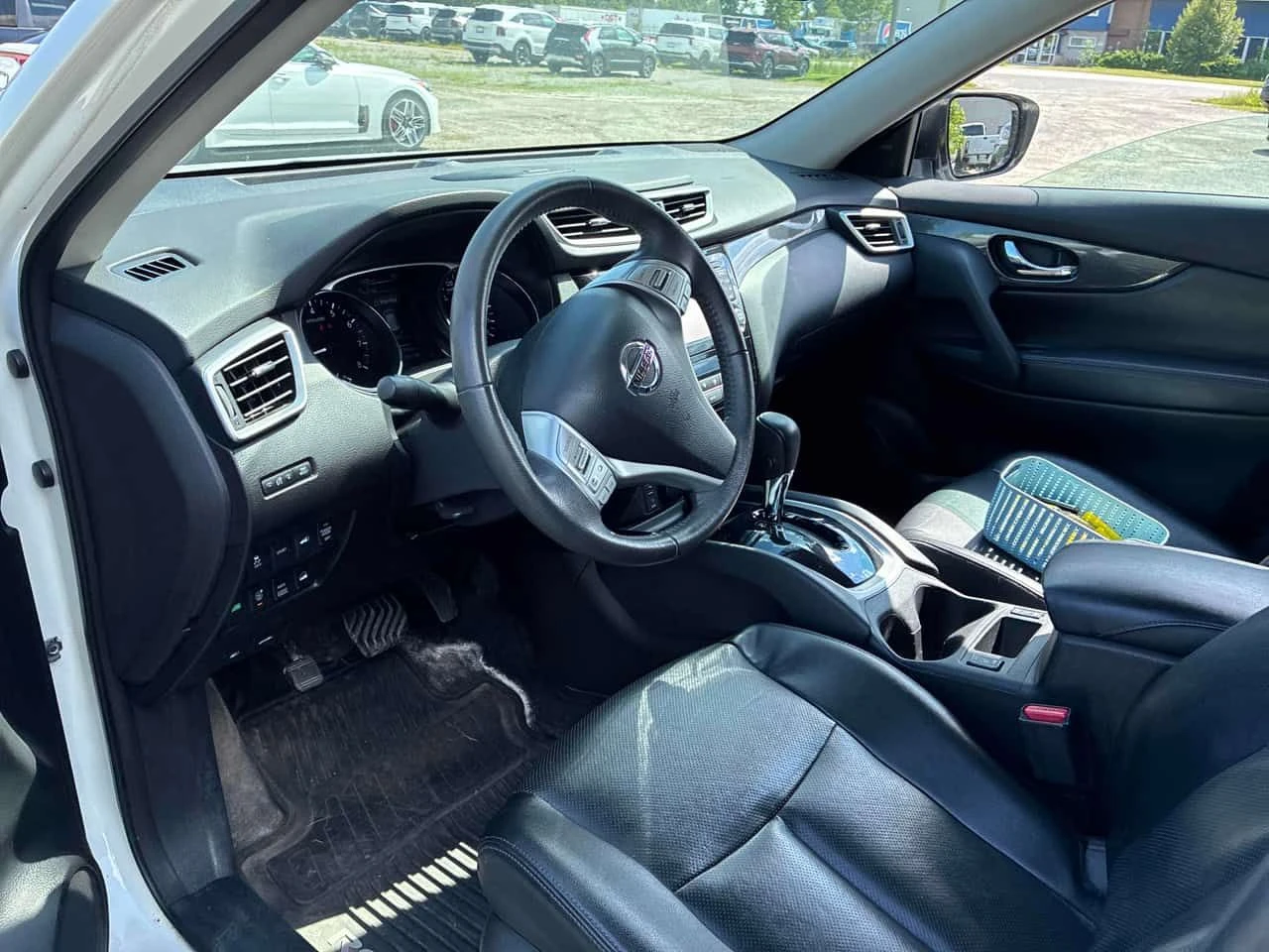 Nissan Rogue * AWD 4dr * АВТОКРЕДИТ БЕЗ ПЪРВОНАЧАЛНА ВНОСКА* , снимка 5 - Автомобили и джипове - 55431913