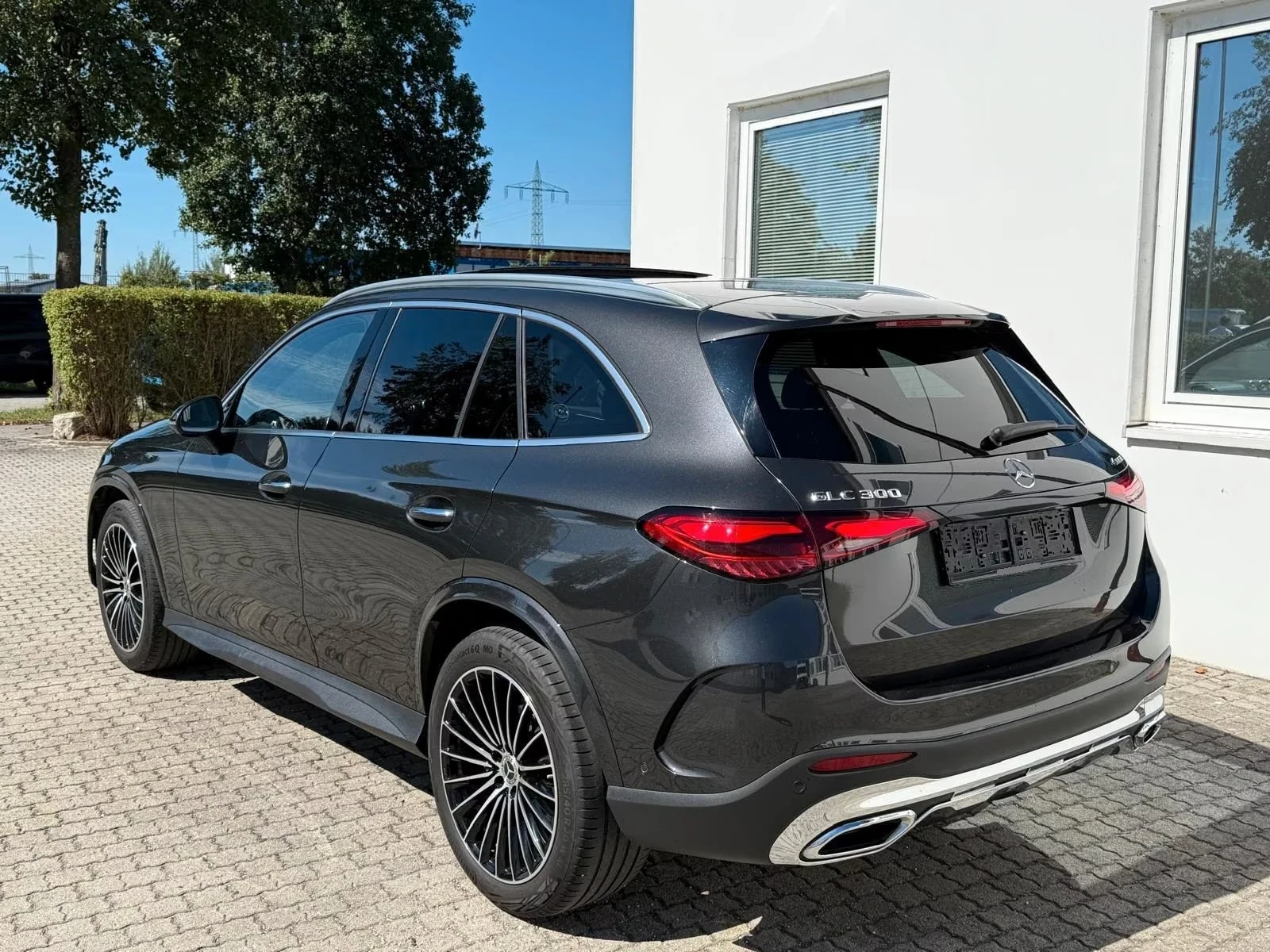 Mercedes-Benz GLC 300 4Matic* AMG* Pano* Burm* 360, снимка 2 - Автомобили и джипове - 55883599