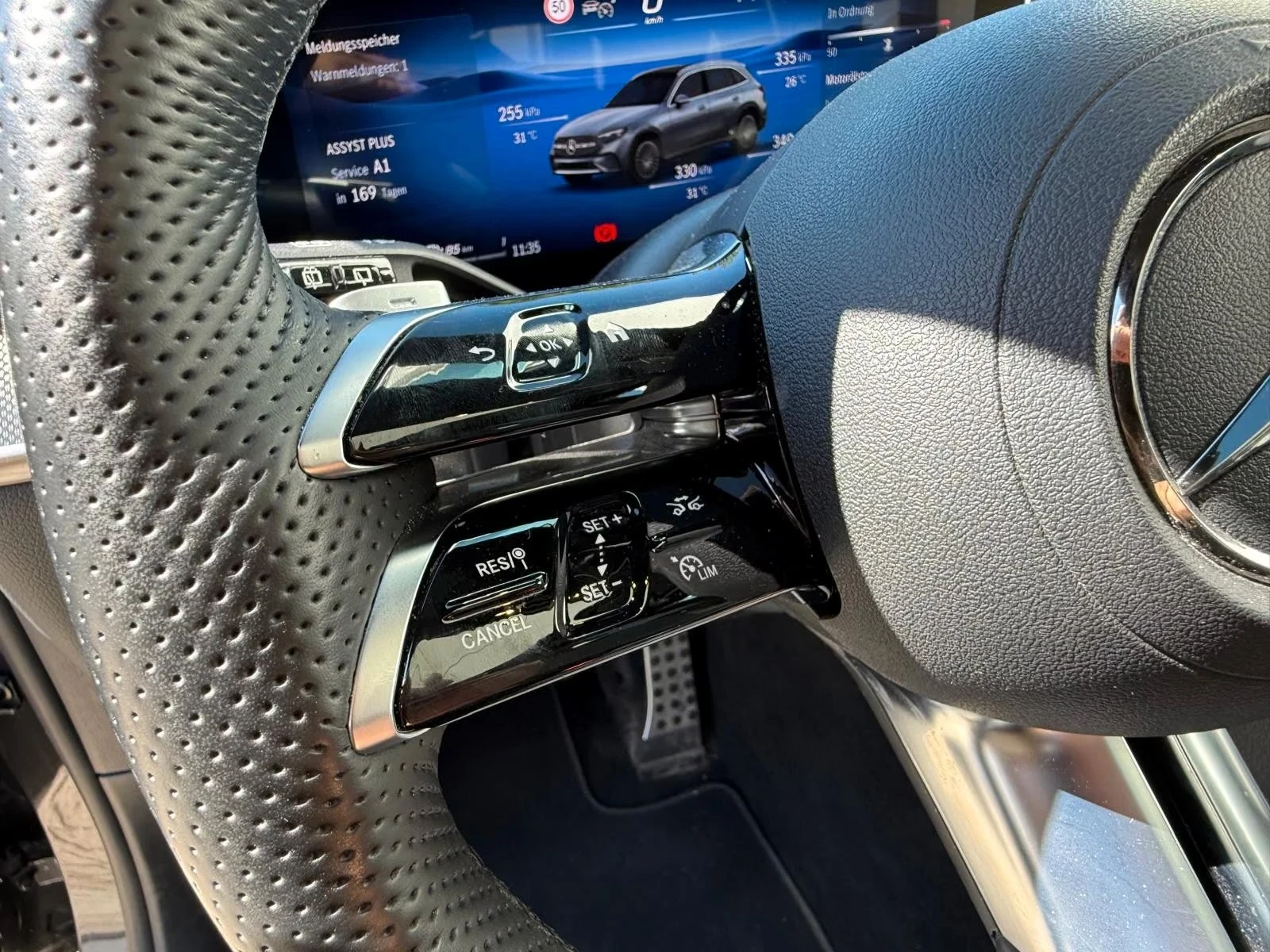 Mercedes-Benz GLC 300 4Matic* AMG* Pano* Burm* 360, снимка 9 - Автомобили и джипове - 55883599