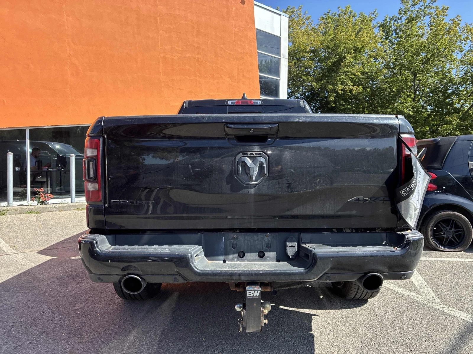 Dodge RAM 1500 Night Edition* Sport* Back cam* 4x4* Keyless* 2клю, снимка 4 - Автомобили и джипове - 56048354