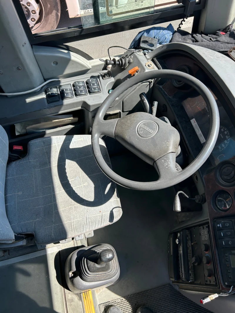 Isuzu Urban Turquoise, снимка 2 - Бусове и автобуси - 52154324