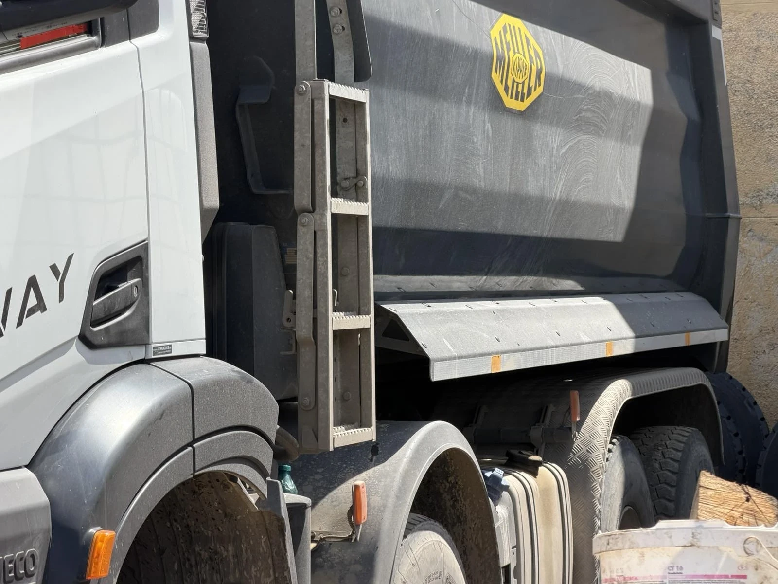 Iveco Trakker Топ състояние, снимка 3 - Камиони - 54171544