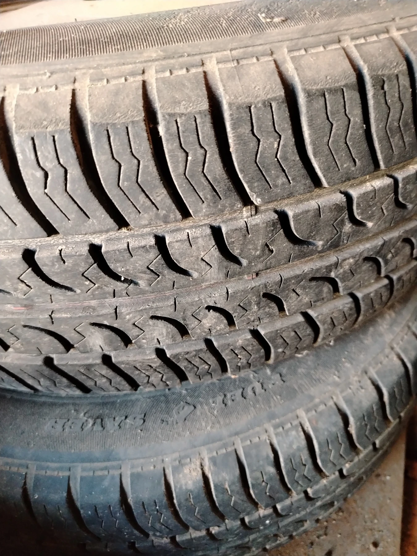 Гуми с джанти Други 185/65R15, снимка 2 - Гуми и джанти - 53784443