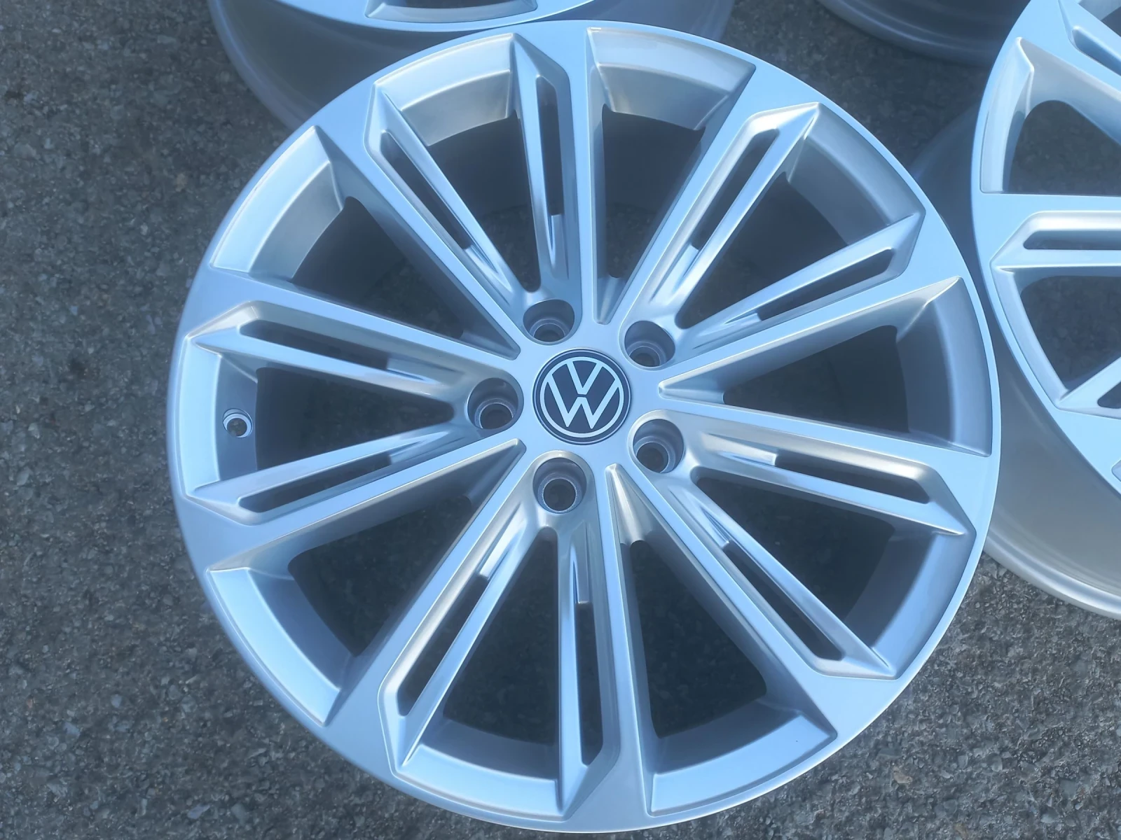Джанти за VW Passat, снимка 2 - Гуми и джанти - 55399915