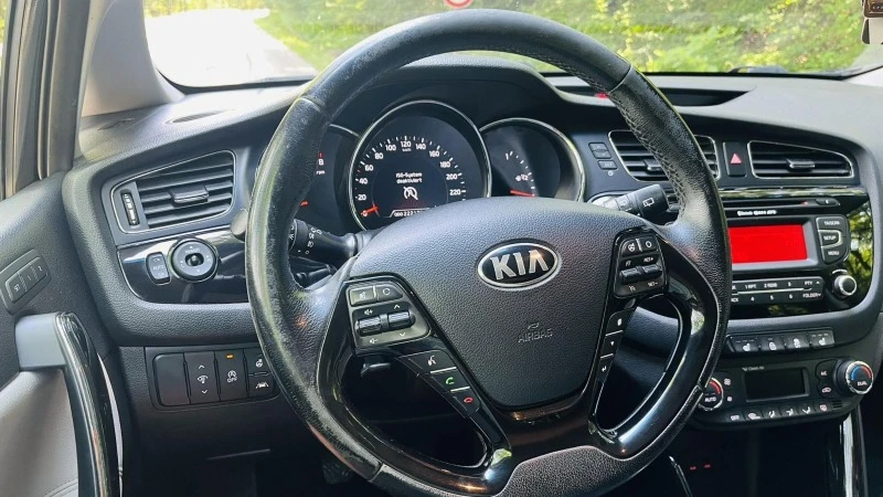 Kia Ceed 1.6i*Led*Кожа*Подгрев*ДигиталноТабло*Кейлес, снимка 6 - Автомобили и джипове - 41474564