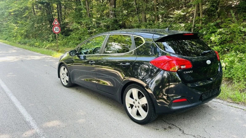 Kia Ceed 1.6i*Led*Кожа*Подгрев*ДигиталноТабло*Кейлес, снимка 4 - Автомобили и джипове - 41474564