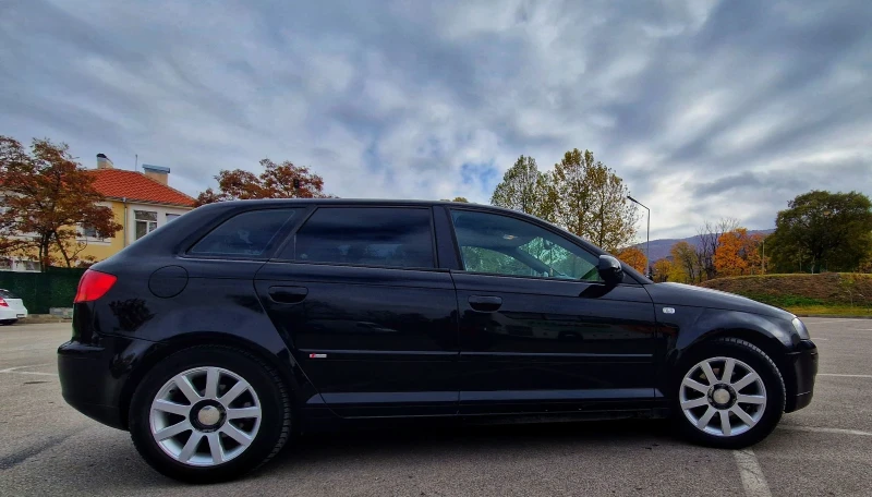 Audi A3 Sportback 8P 2.0TDI DSG, снимка 4 - Автомобили и джипове - 48113244