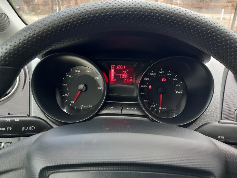 Seat Ibiza 1.4i клима 86кс, снимка 14 - Автомобили и джипове - 48370689