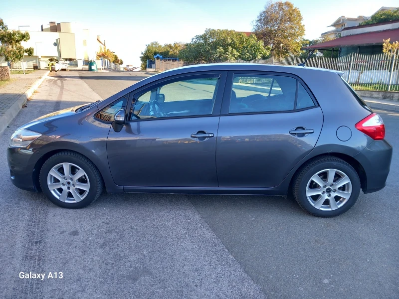 Toyota Auris D4D, снимка 9 - Автомобили и джипове - 48611152