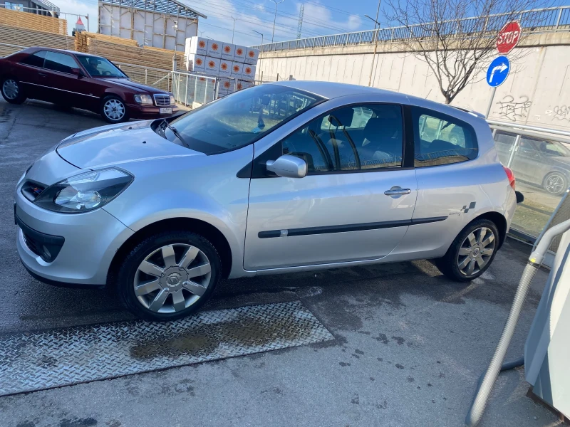 Renault Clio 3, снимка 1 - Автомобили и джипове - 49591052