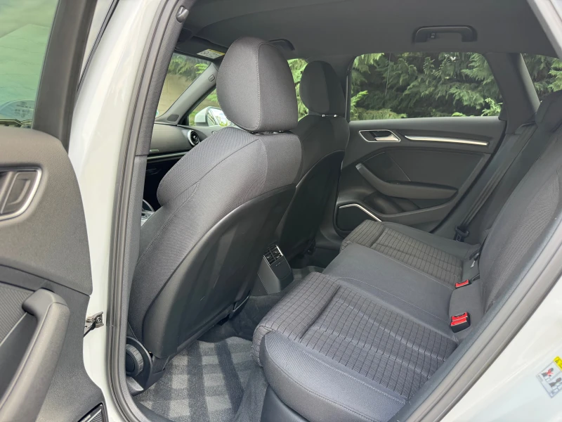 Audi A3 2.0TDI S-LINE DIGITAL COCKPIT LED PODGREV, снимка 14 - Автомобили и джипове - 52010858
