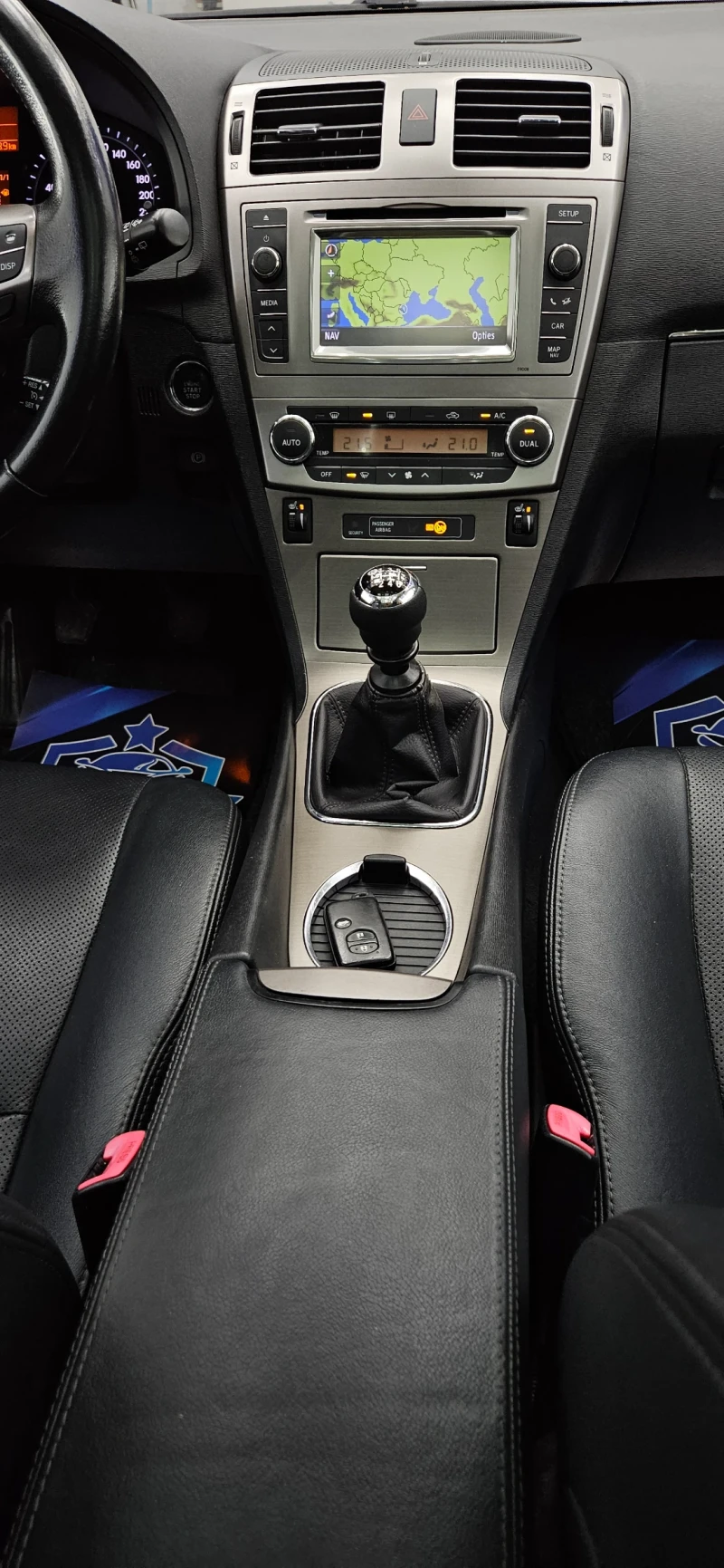 Toyota Avensis Фул екстри , D-4D, уникат, снимка 12 - Автомобили и джипове - 52141817