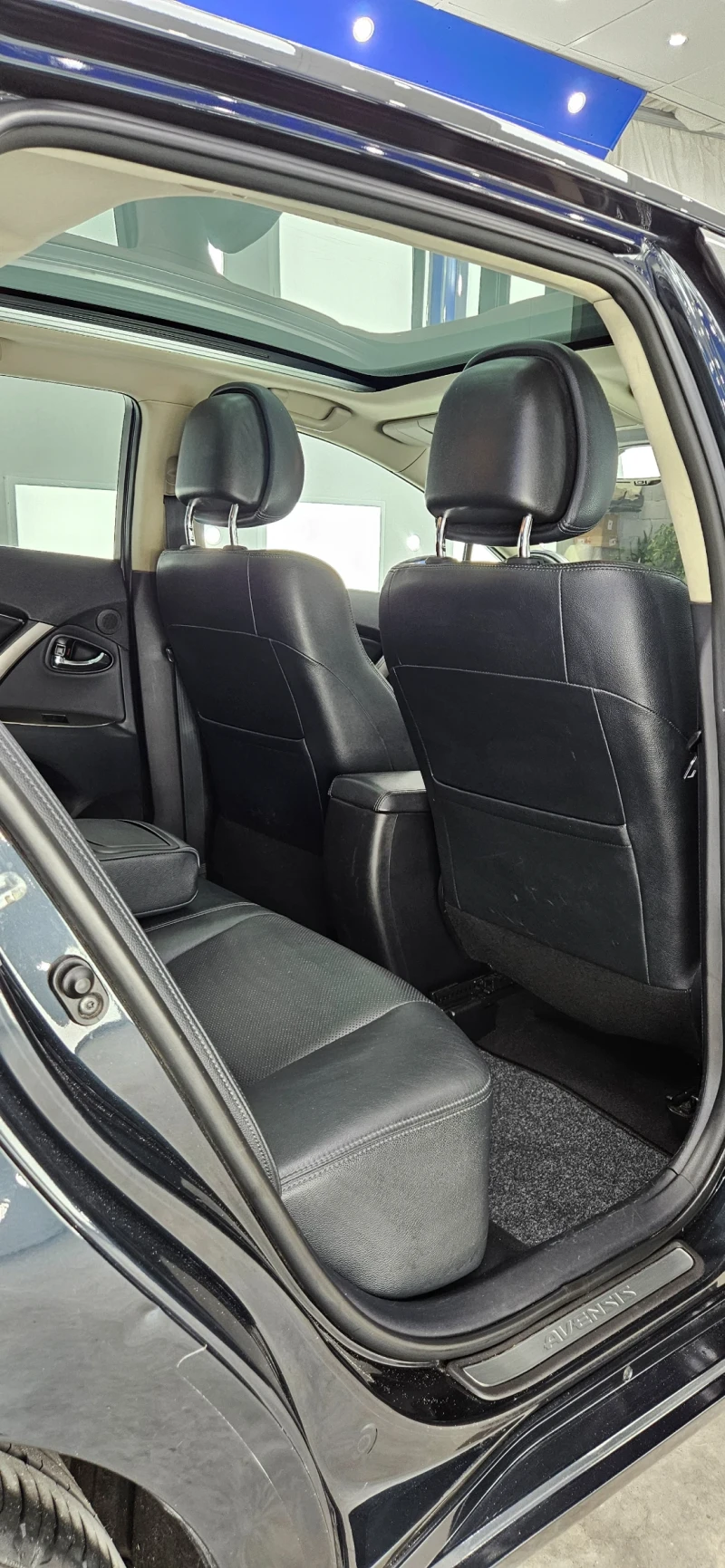 Toyota Avensis Фул екстри , D-4D, уникат, снимка 6 - Автомобили и джипове - 52141817