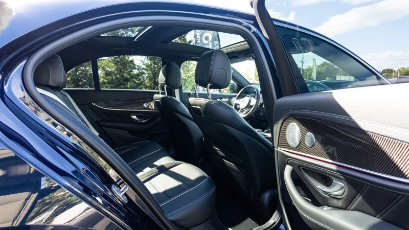 Mercedes-Benz E 63 AMG S 4 MATIC+ FULL CARBON 700PS ЛИЗИНГ 100%, снимка 15 - Автомобили и джипове - 52149670
