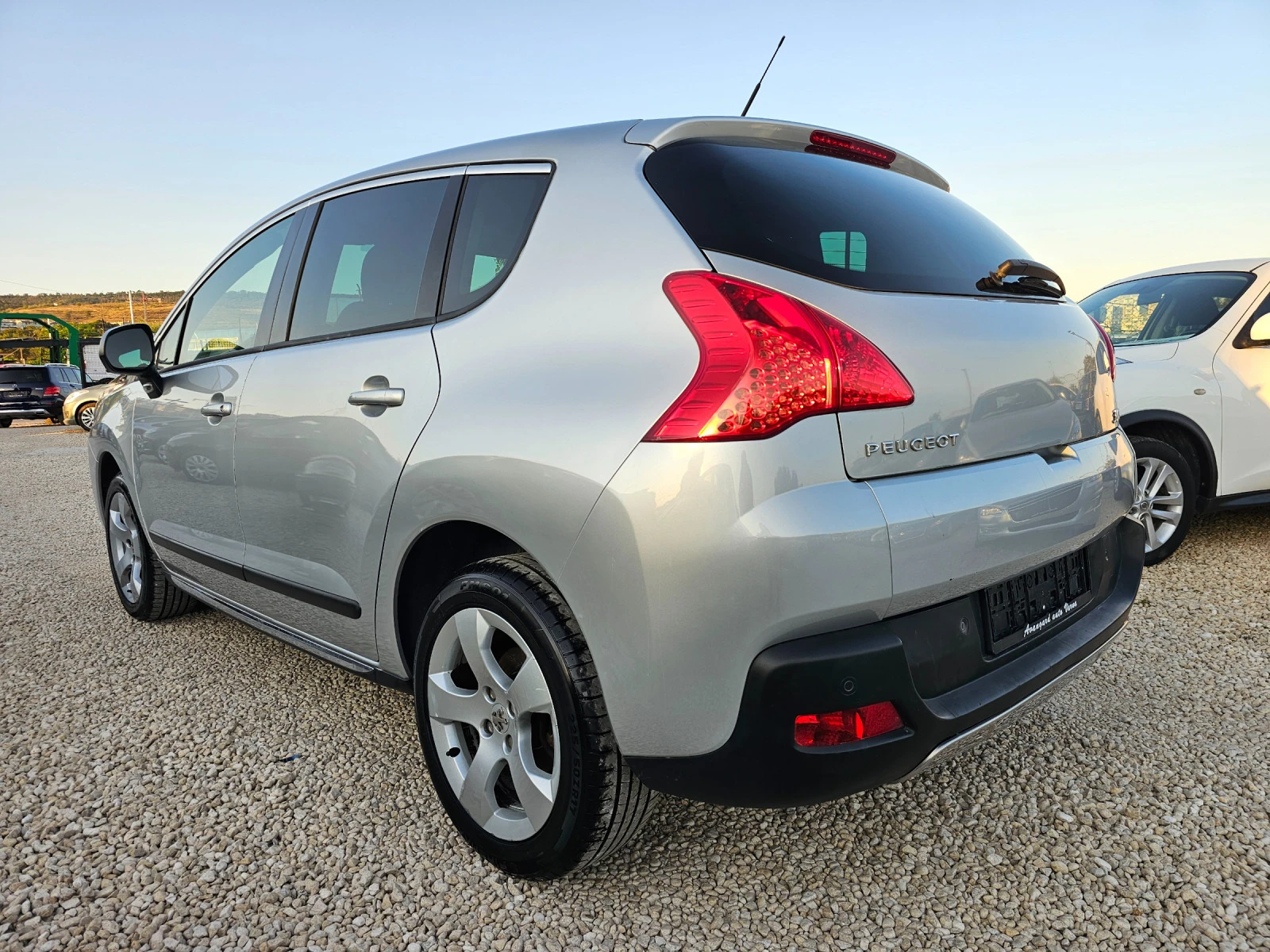 Peugeot 3008 1.6HDI, 112к.с. - изображение 6