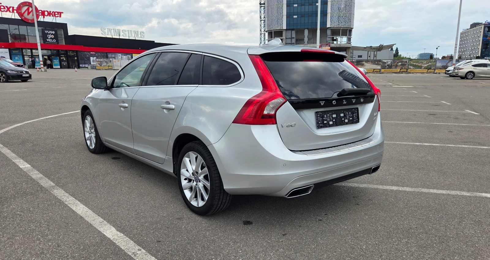 Volvo V60 D5 AWD 215кс. SUMMUM - изображение 4