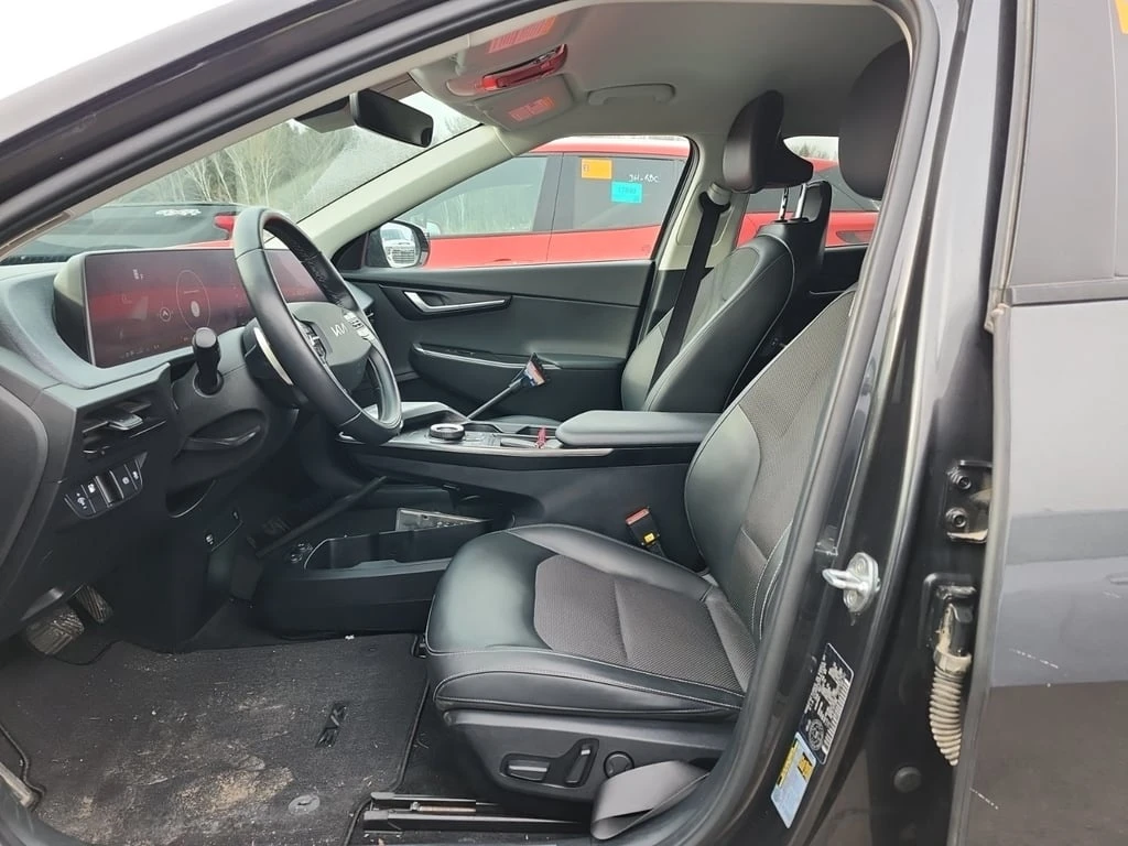 Kia EV6 * Long Range 4D Utility AWD * CARFAX * ФИНАНСИРАНЕ - изображение 5