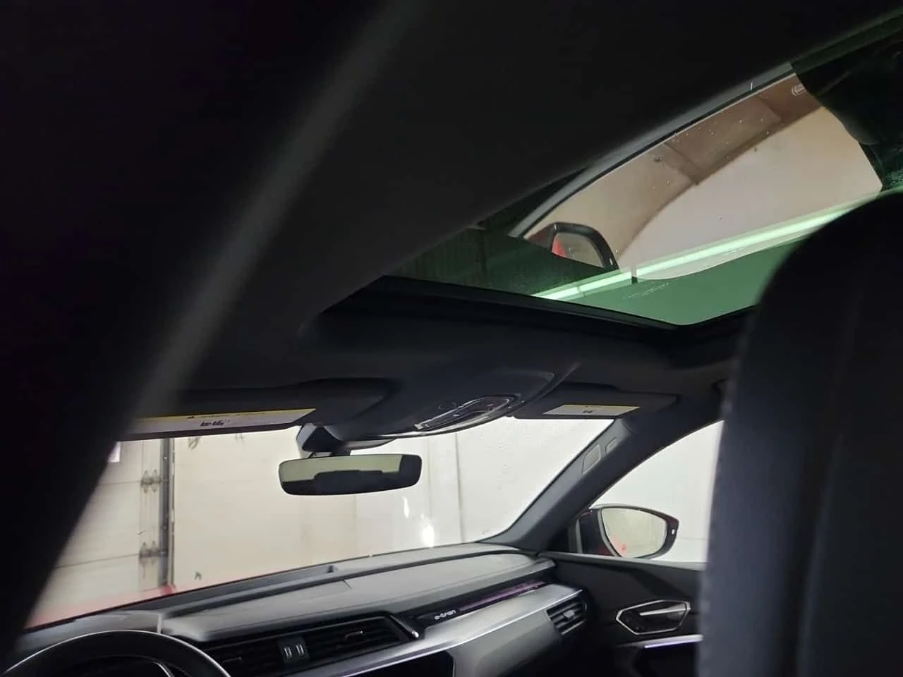 Audi E-Tron QUATTRO  CARFAX, снимка 13 - Автомобили и джипове - 54255252