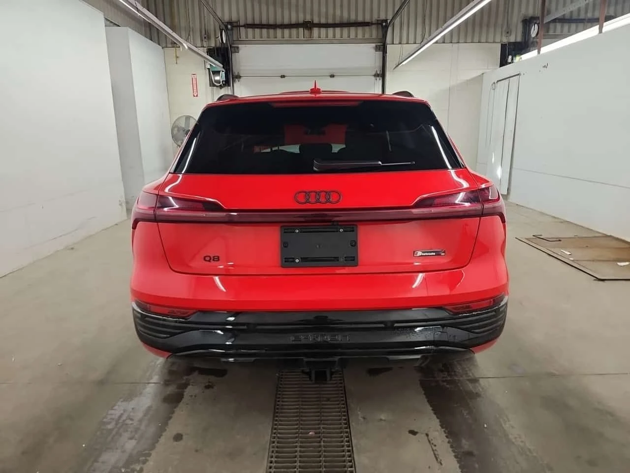 Audi E-Tron QUATTRO  CARFAX, снимка 16 - Автомобили и джипове - 54255252