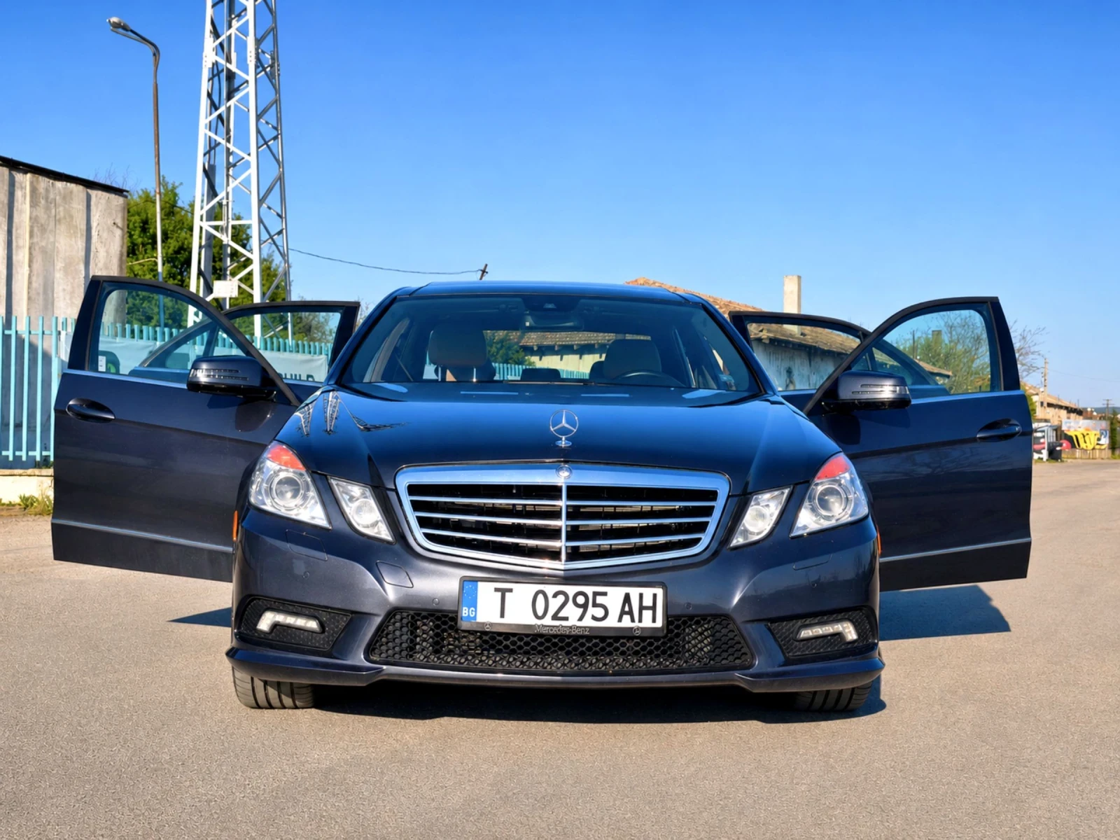 Mercedes-Benz E 500 4matic AMG-Line ОБСЛУЖЕНА 99000KM, снимка 3 - Автомобили и джипове - 54494617